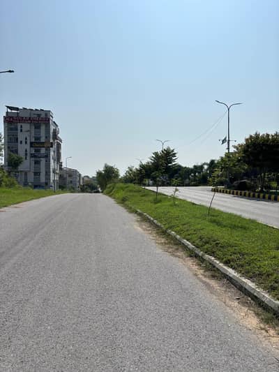 Beautiful Plot Available At Prime Location In C Ext