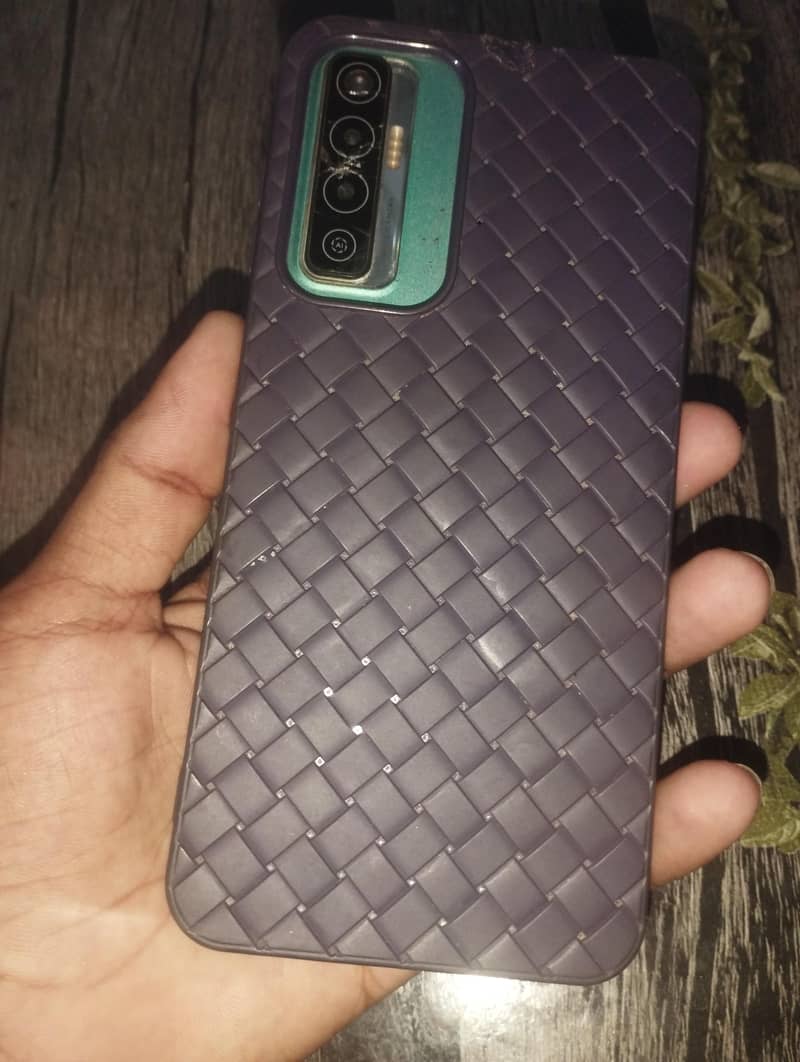 Tecno Camon 17 0