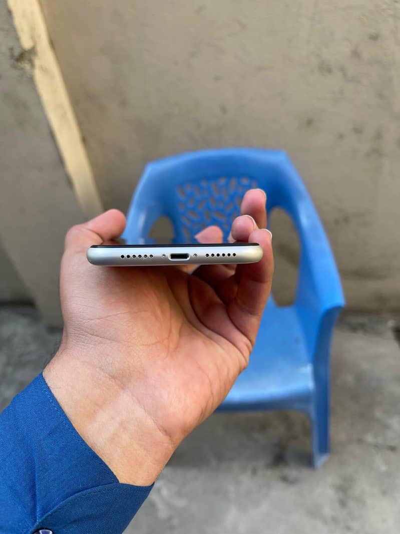 Apple iPhone 11 5