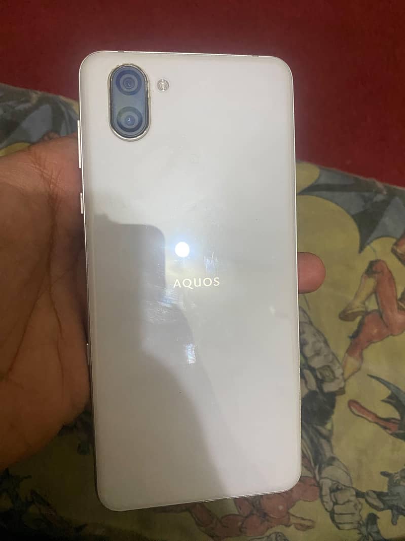 Sharp Aquos R3 5