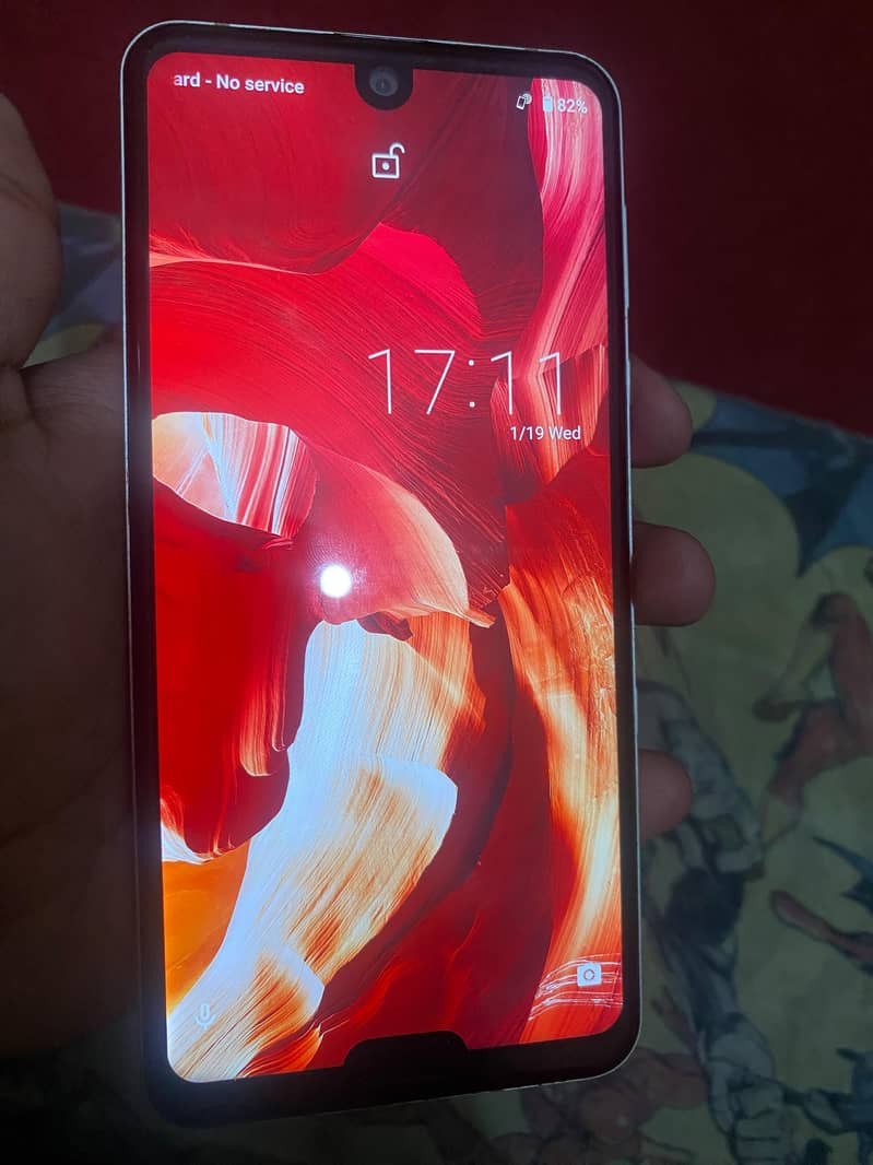 Sharp Aquos R3 6