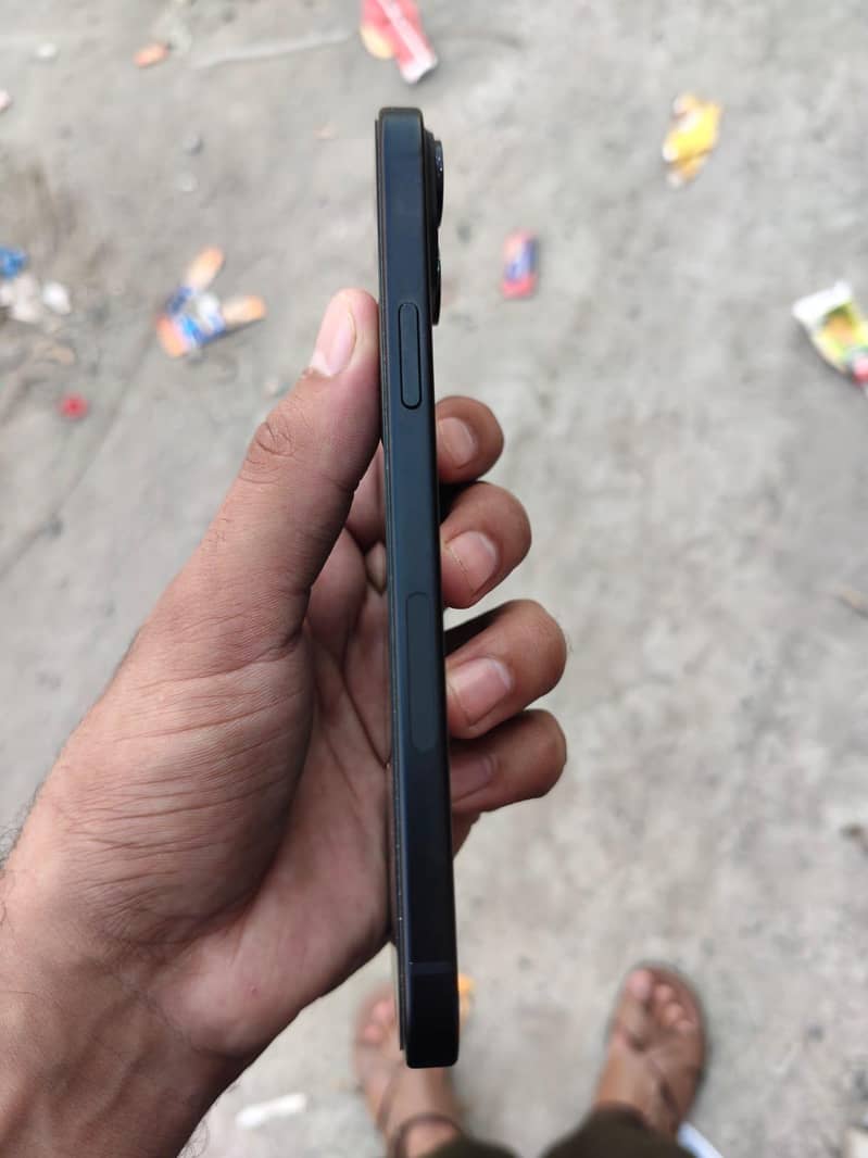 Apple iPhone 15 plus 3