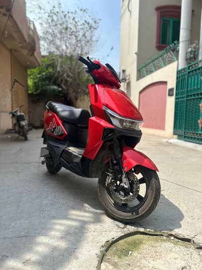 Evee GEN-Z Pro | Only 500 KM Driven | Like New Condition | Lahore