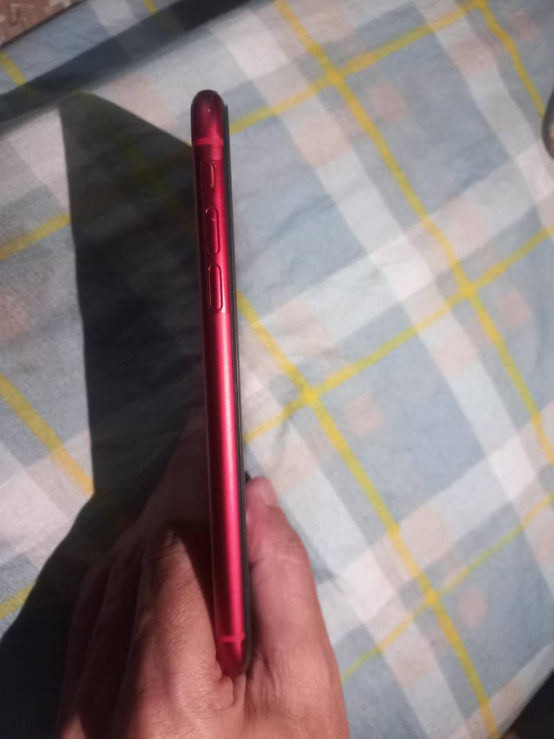 Apple iPhone 11 4