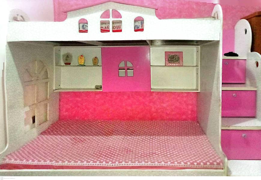 Triple bed 0