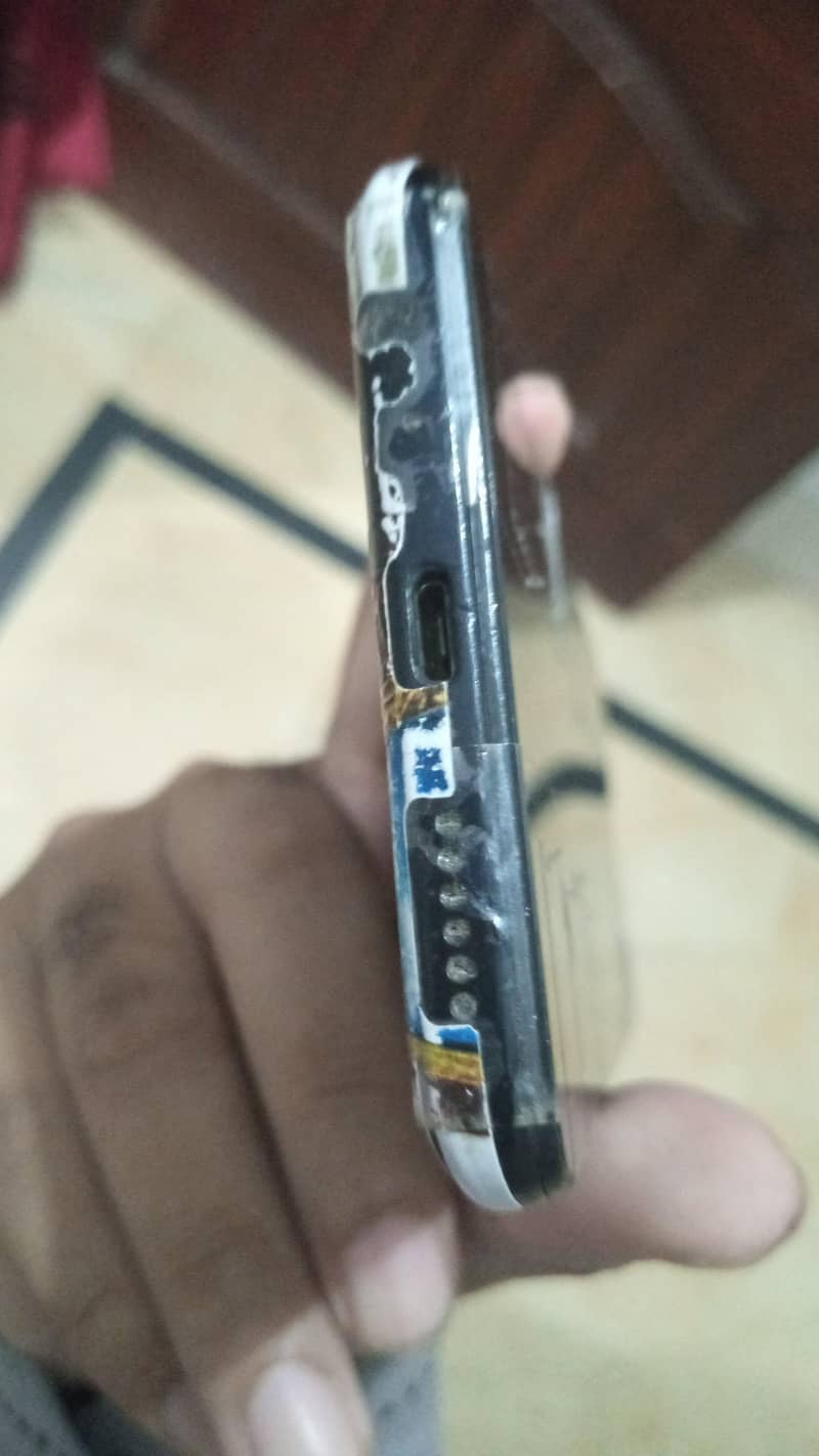 Tecno Pova 2