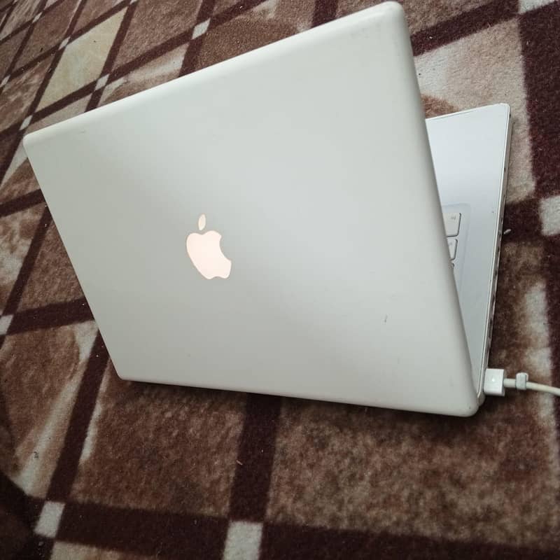 Apple Macbook 2