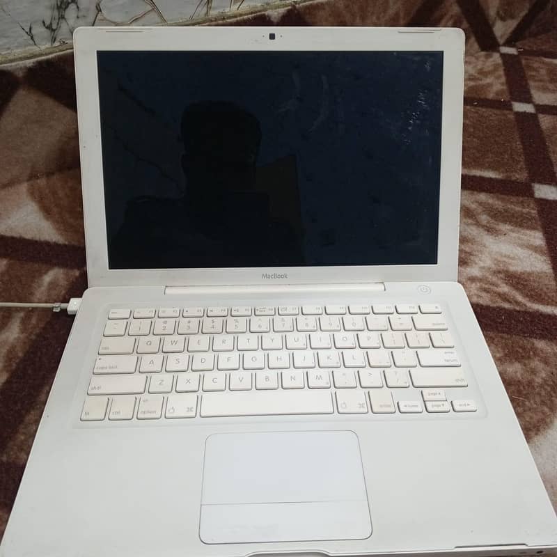 Apple Macbook 4
