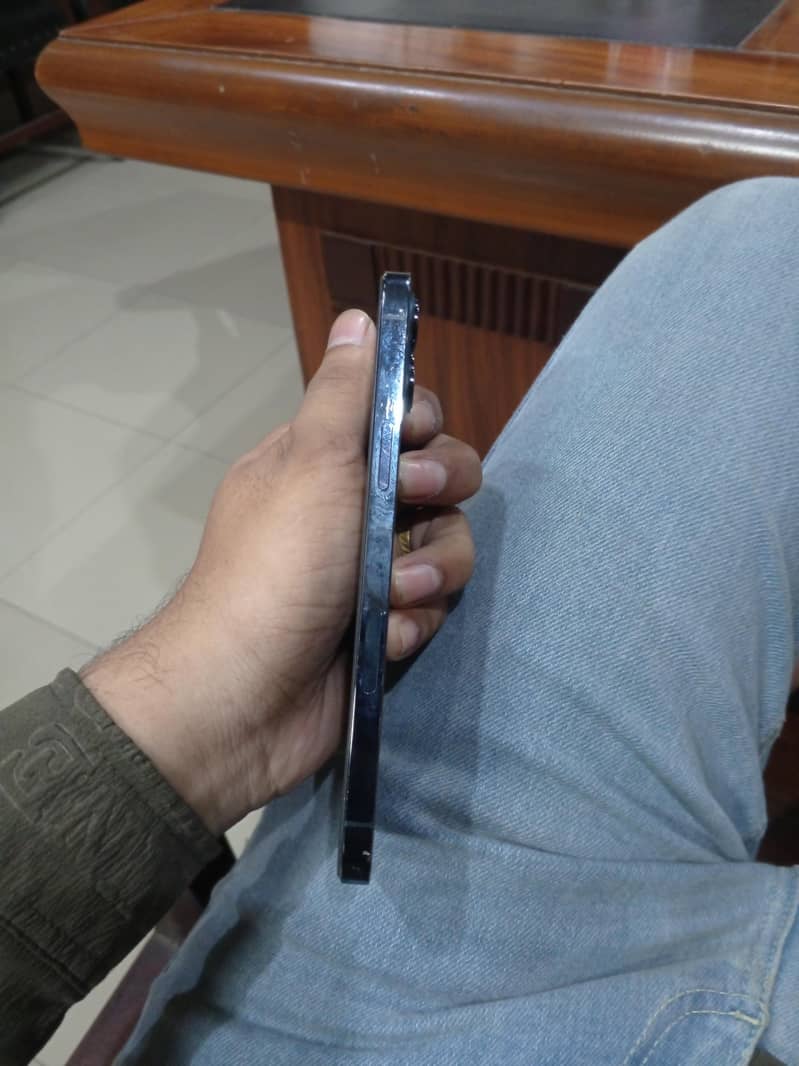 Apple iPhone 12 Pro Max 3