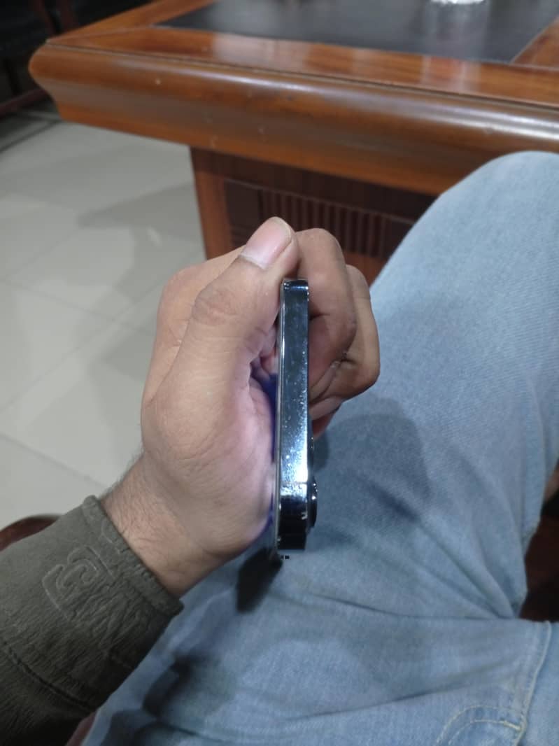 Apple iPhone 12 Pro Max 4