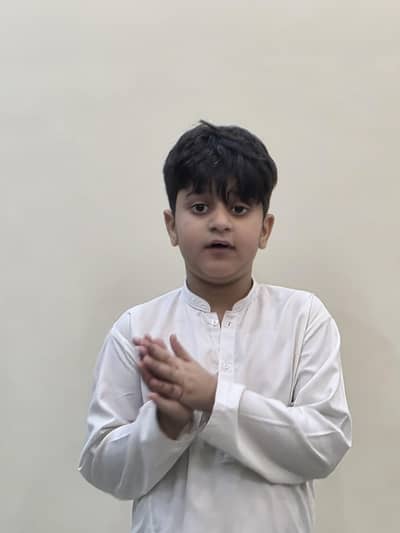 6 sall made full kuta  mood or galiyan har kisam ki ati ha