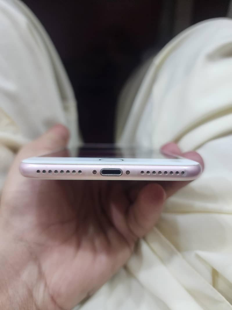Apple iPhone 7 Plus 6