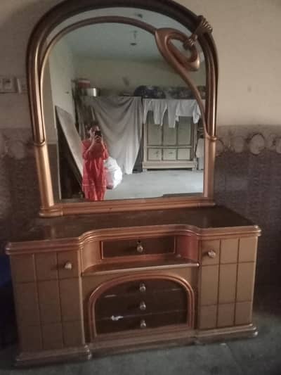 dressing table for sale bil kul achi halt may ha