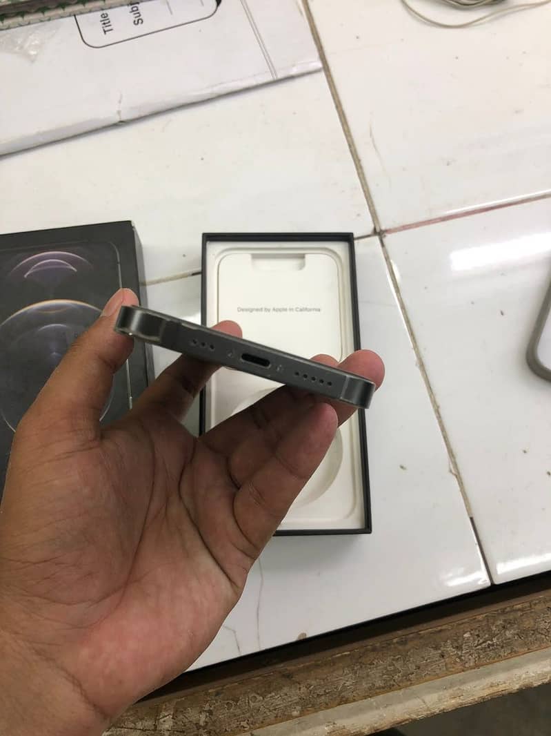 Apple iPhone 12 Pro 1