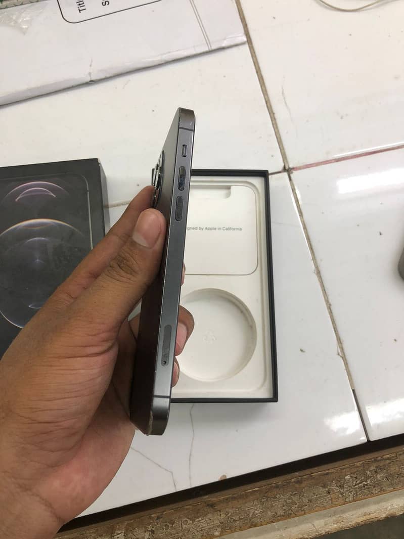Apple iPhone 12 Pro 6