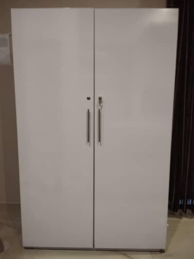 2 door wardrobe (Almari)
