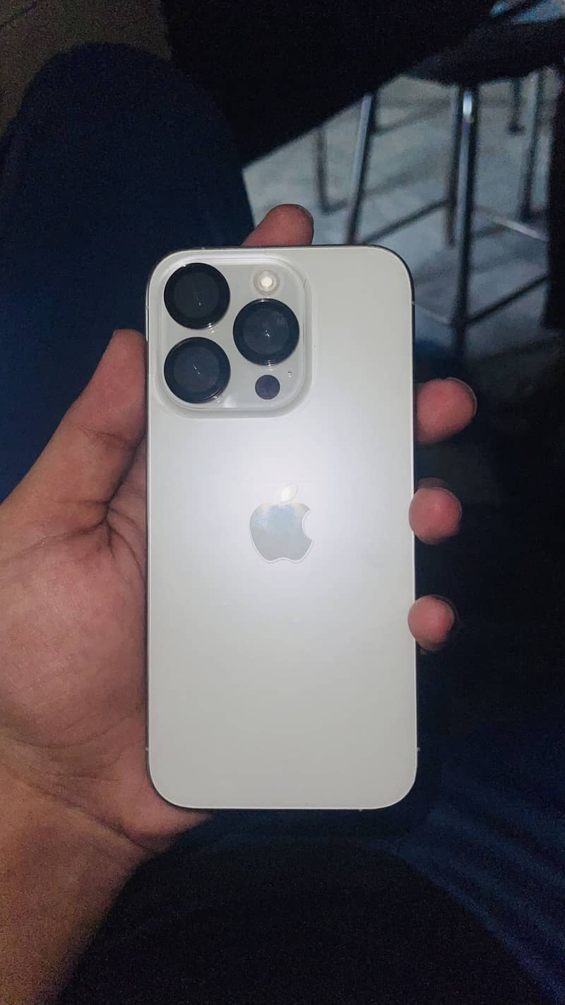 Apple iPhone 15 Pro 2