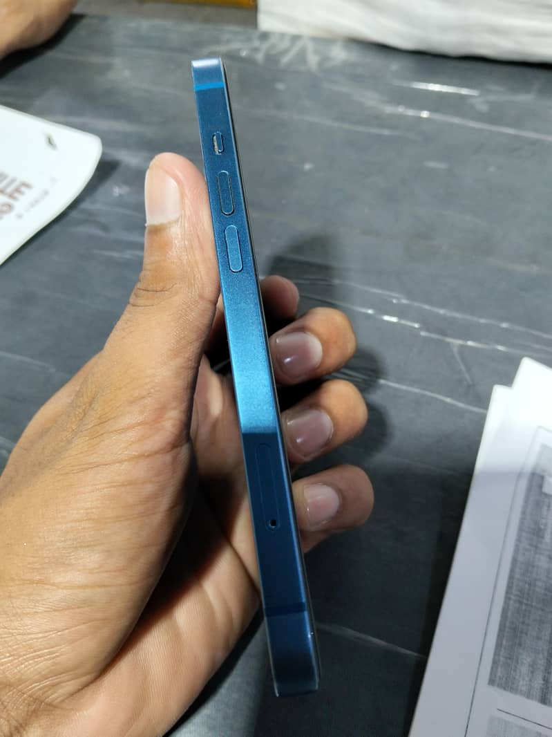 Apple iPhone 13 3