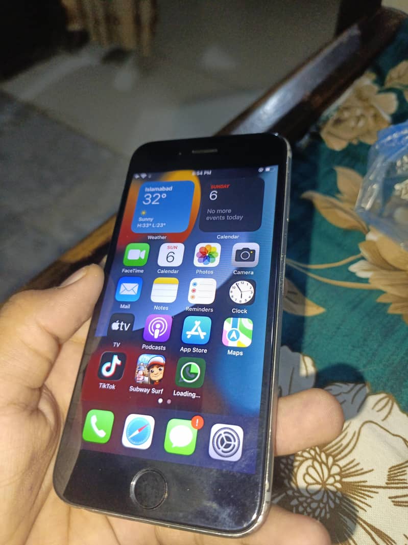 Apple iPhone 6S 1