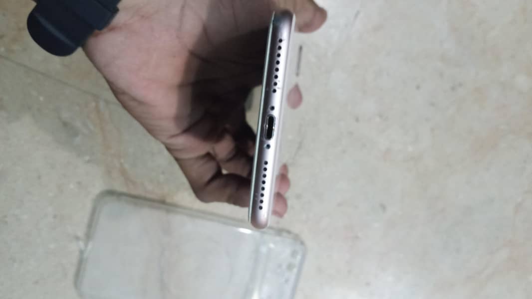 Apple iPhone 8 Plus 0