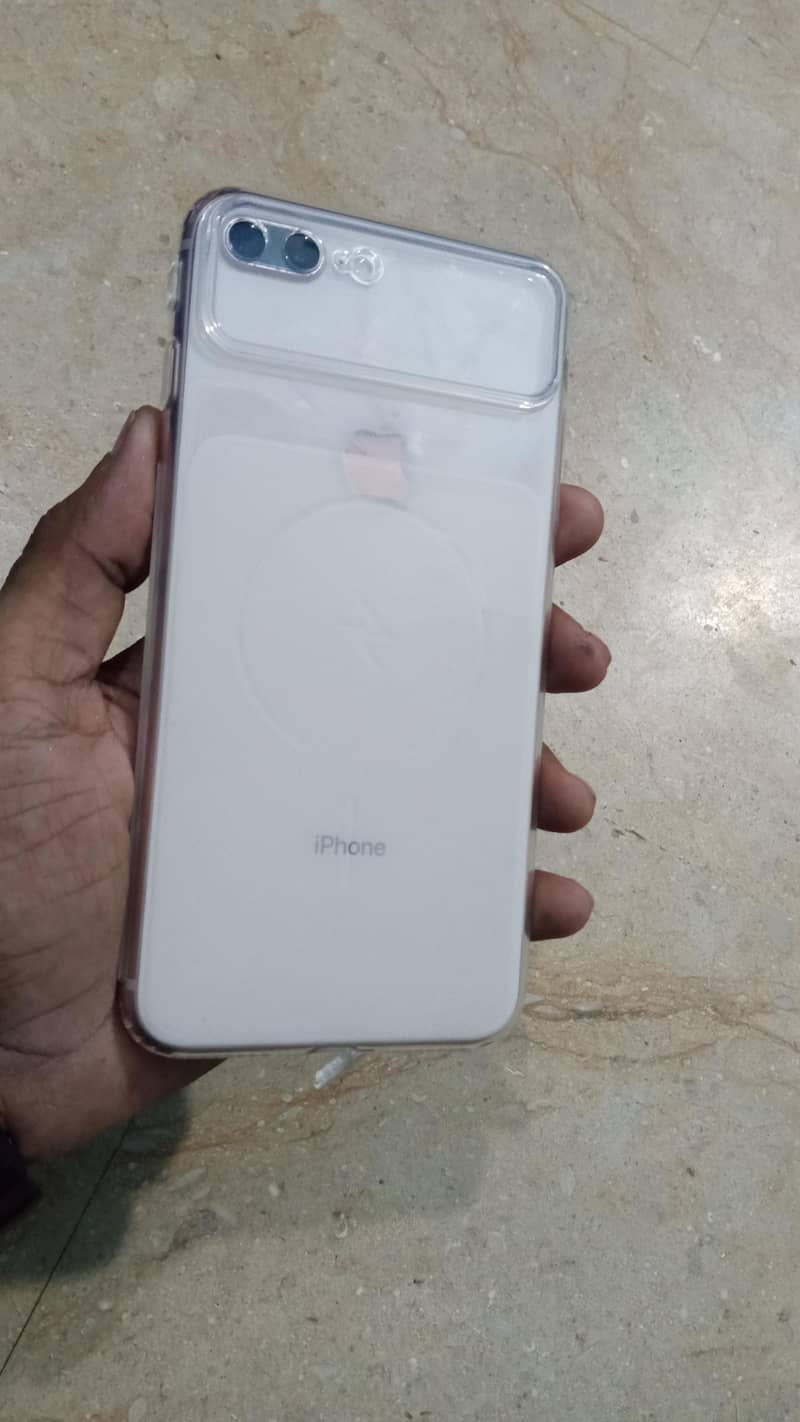 Apple iPhone 8 Plus 6