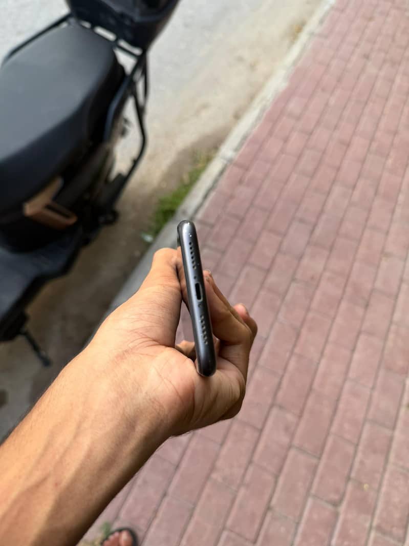 Apple iPhone 11 2
