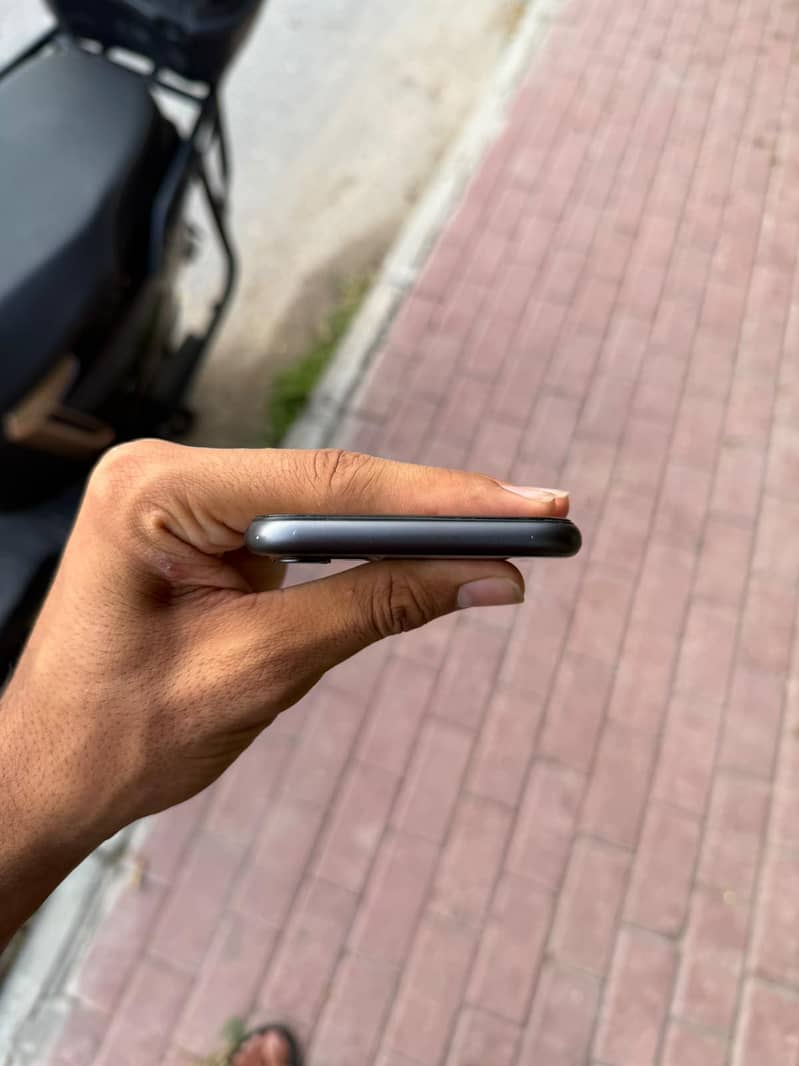 Apple iPhone 11 5