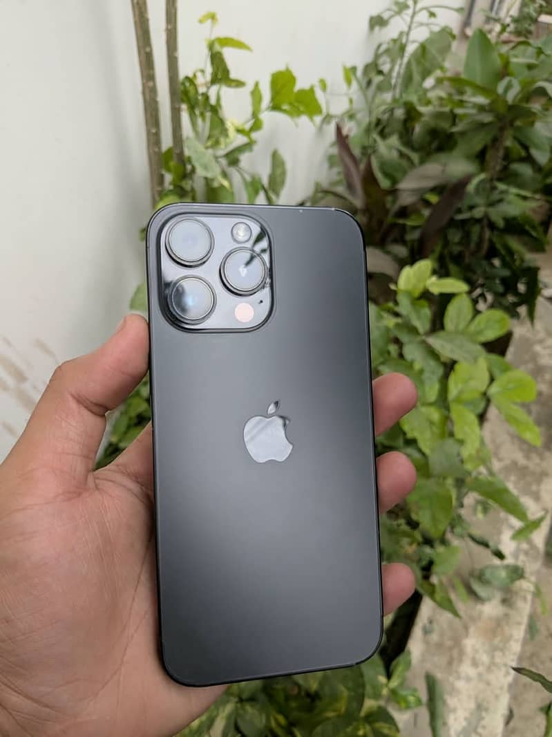 Apple iPhone 14 Pro Max 0