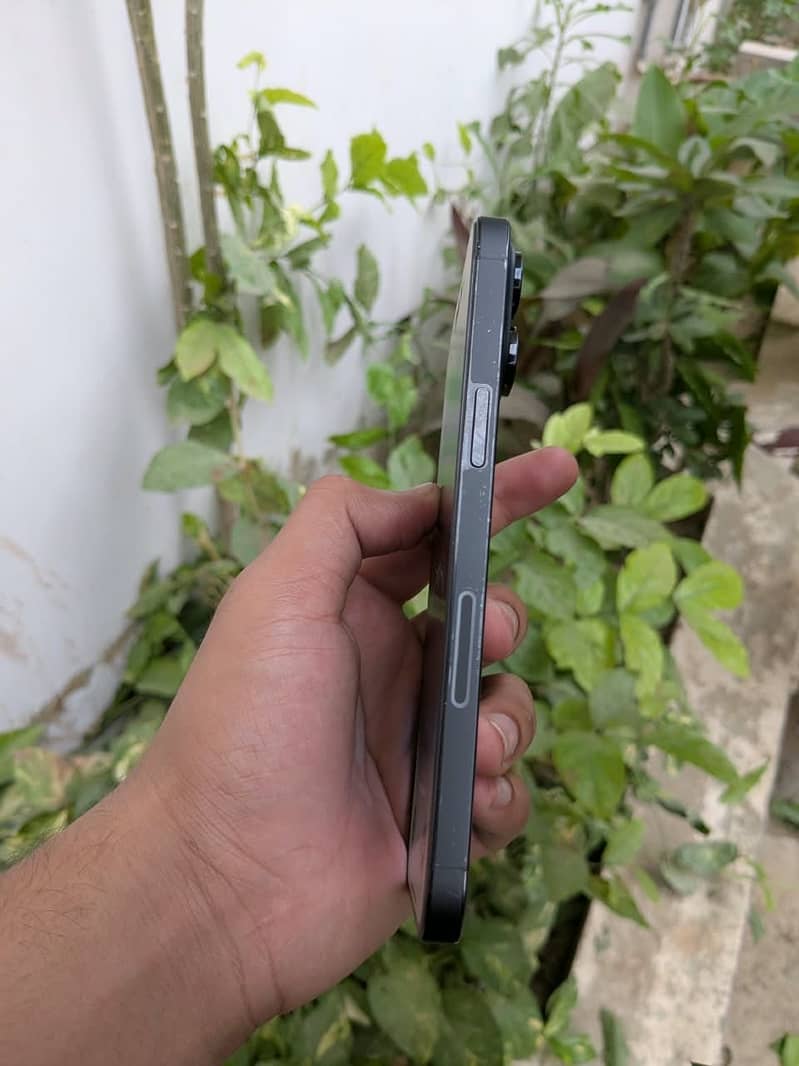 Apple iPhone 14 Pro Max 3