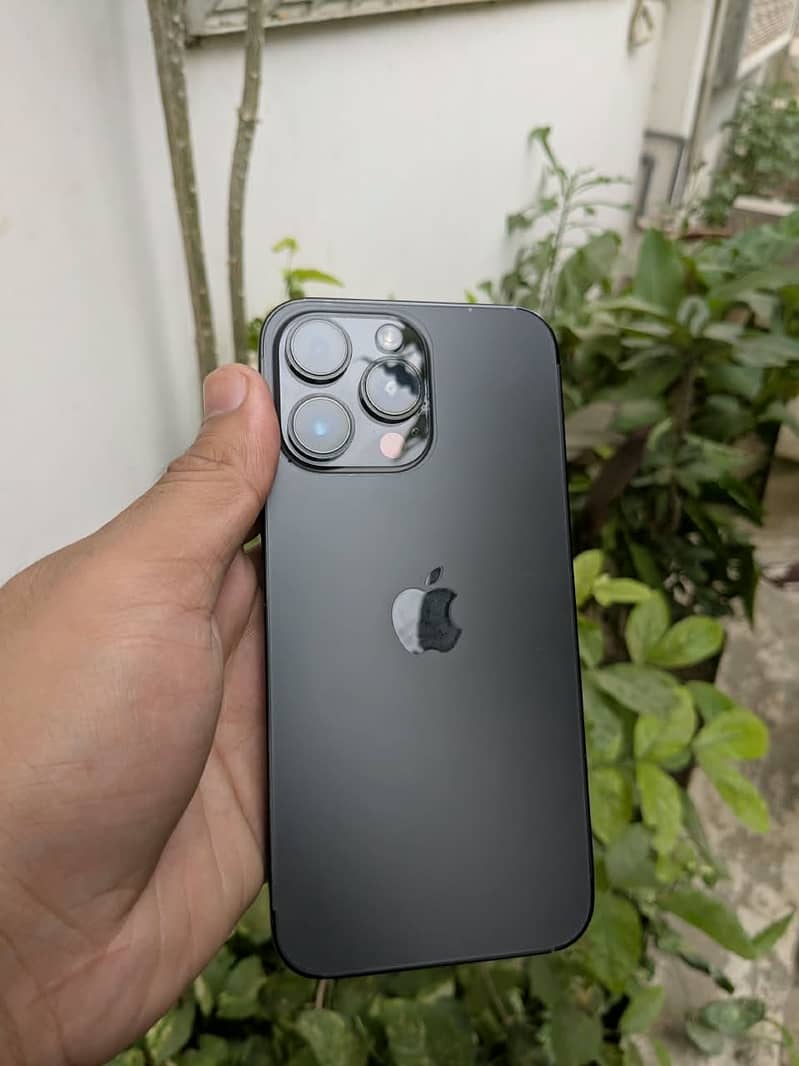 Apple iPhone 14 Pro Max 4