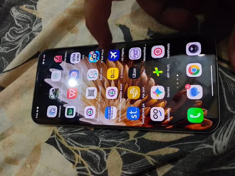 Tecno spark 40 pro plus 4