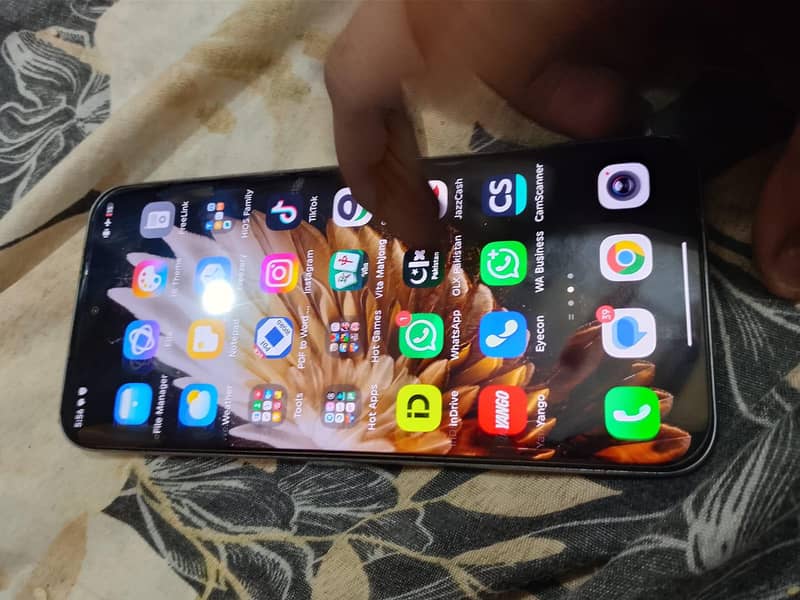 Tecno spark 40 pro plus 5