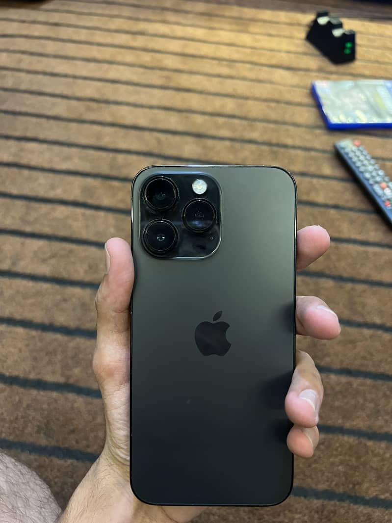 Apple iPhone 14 Pro Max 1