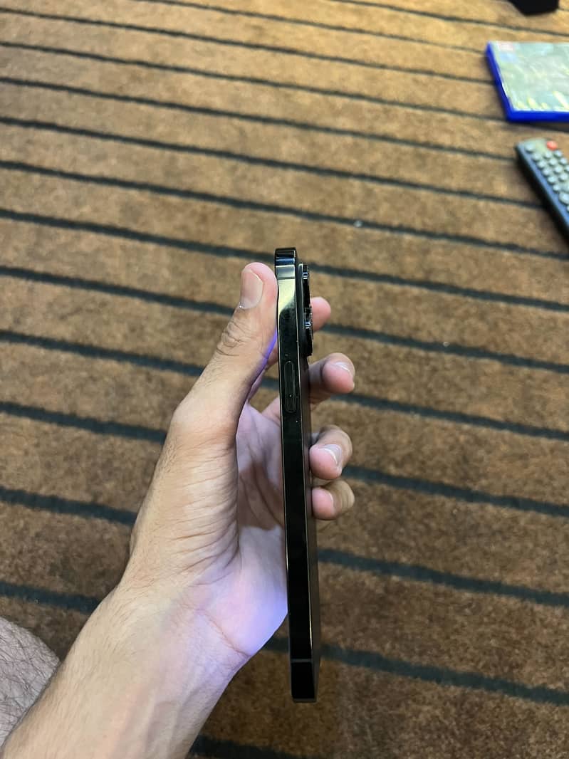 Apple iPhone 14 Pro Max 4