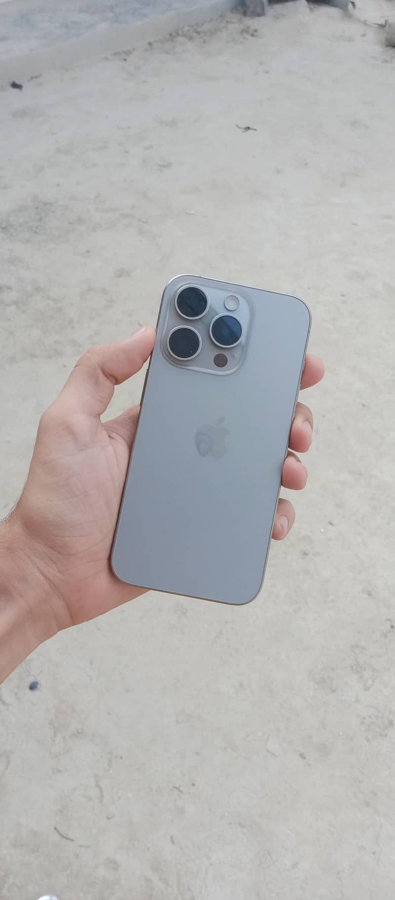 Apple iPhone 15 Pro 0