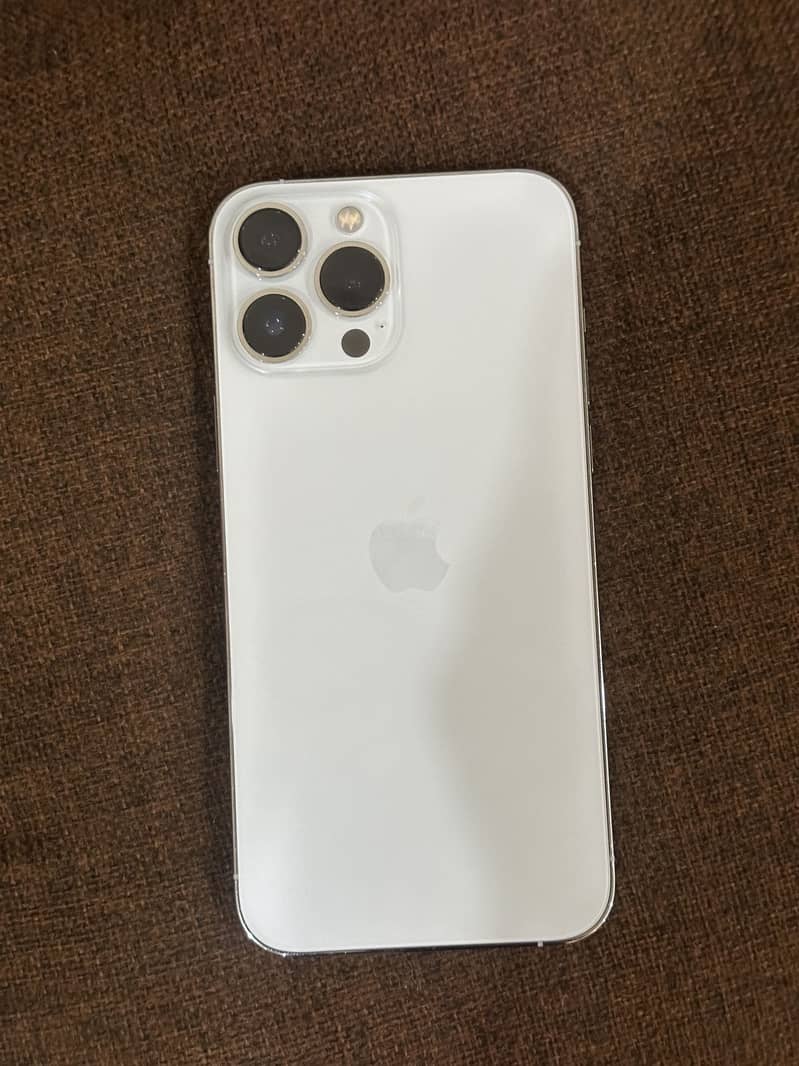 Apple iPhone 13 Pro Max 4