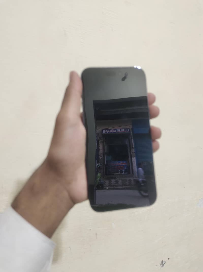 Apple iPhone 14 Pro Max 1
