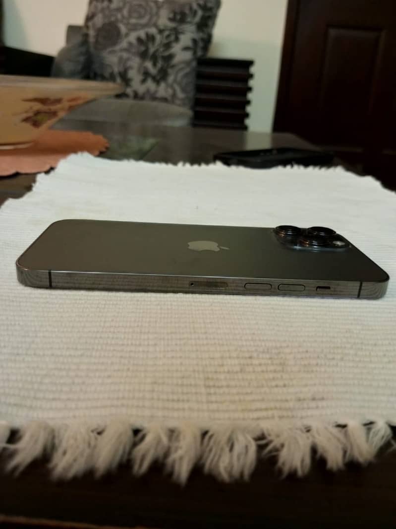 iPhone 13 Pro Max 8