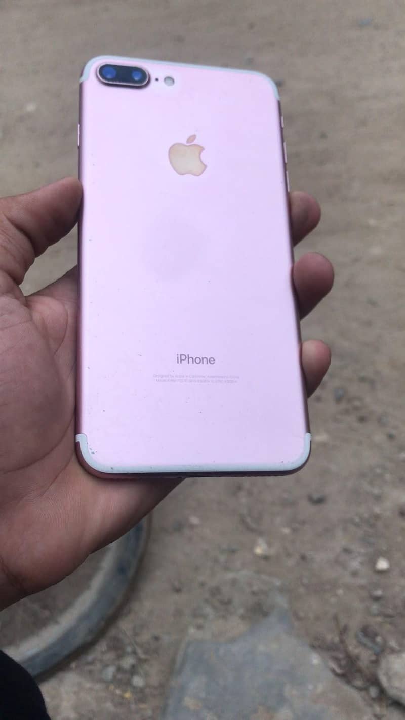 Apple iPhone 7 Plus 1