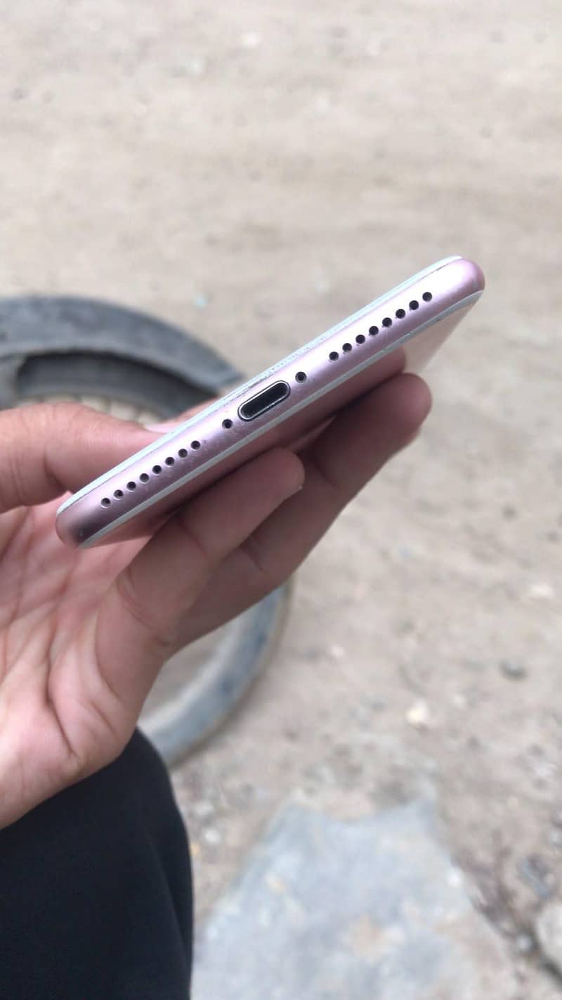 Apple iPhone 7 Plus 3