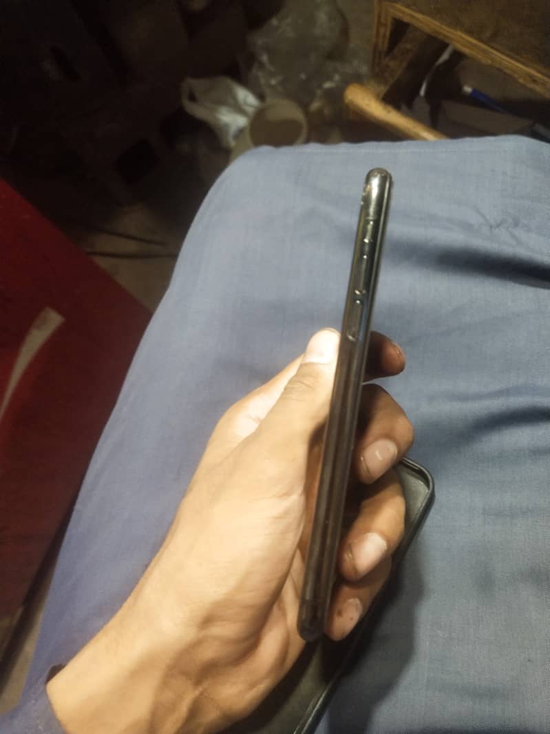 iPhone XS (64) 2