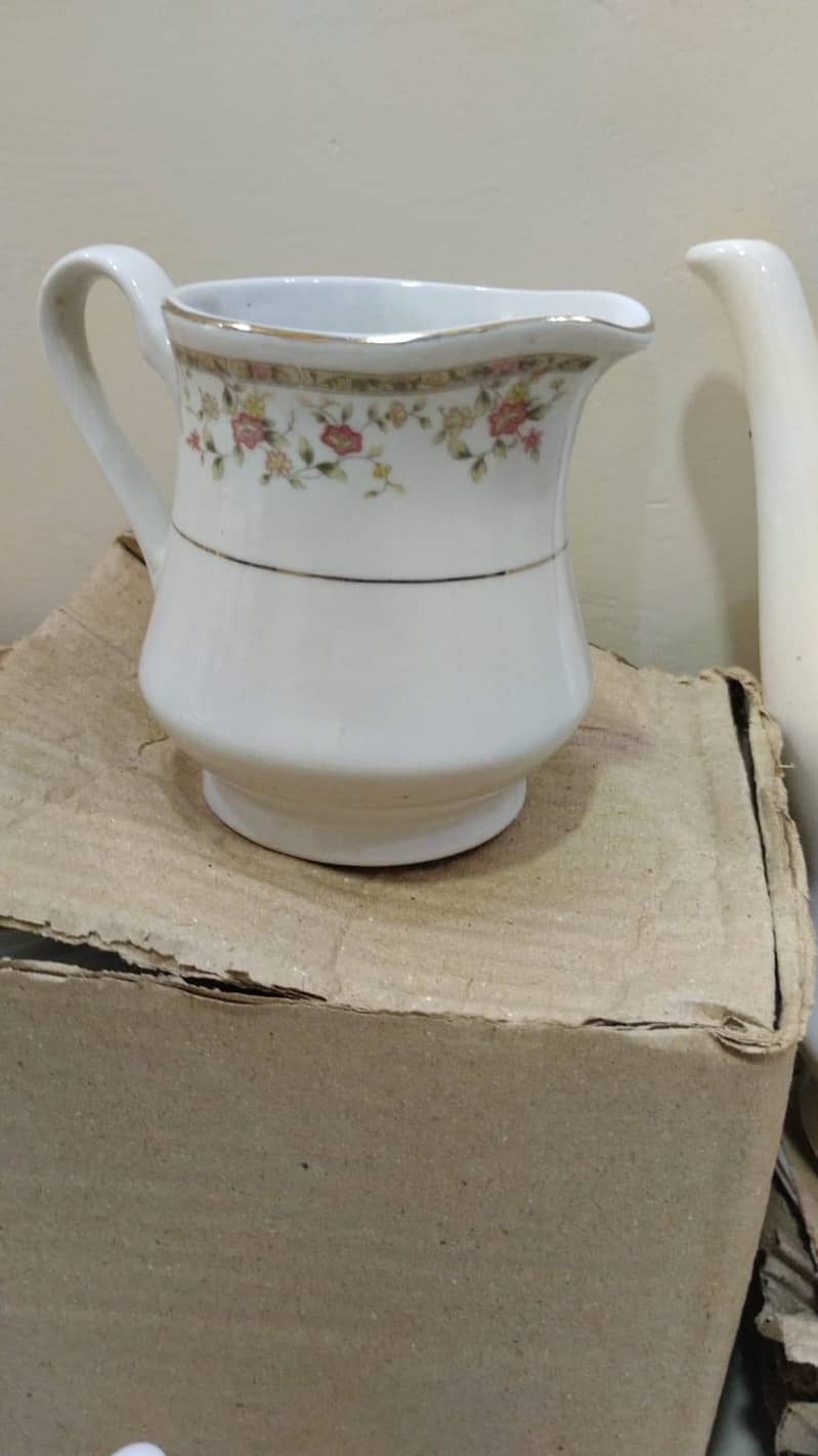 Luxury Dinner Set (47pcs) 1