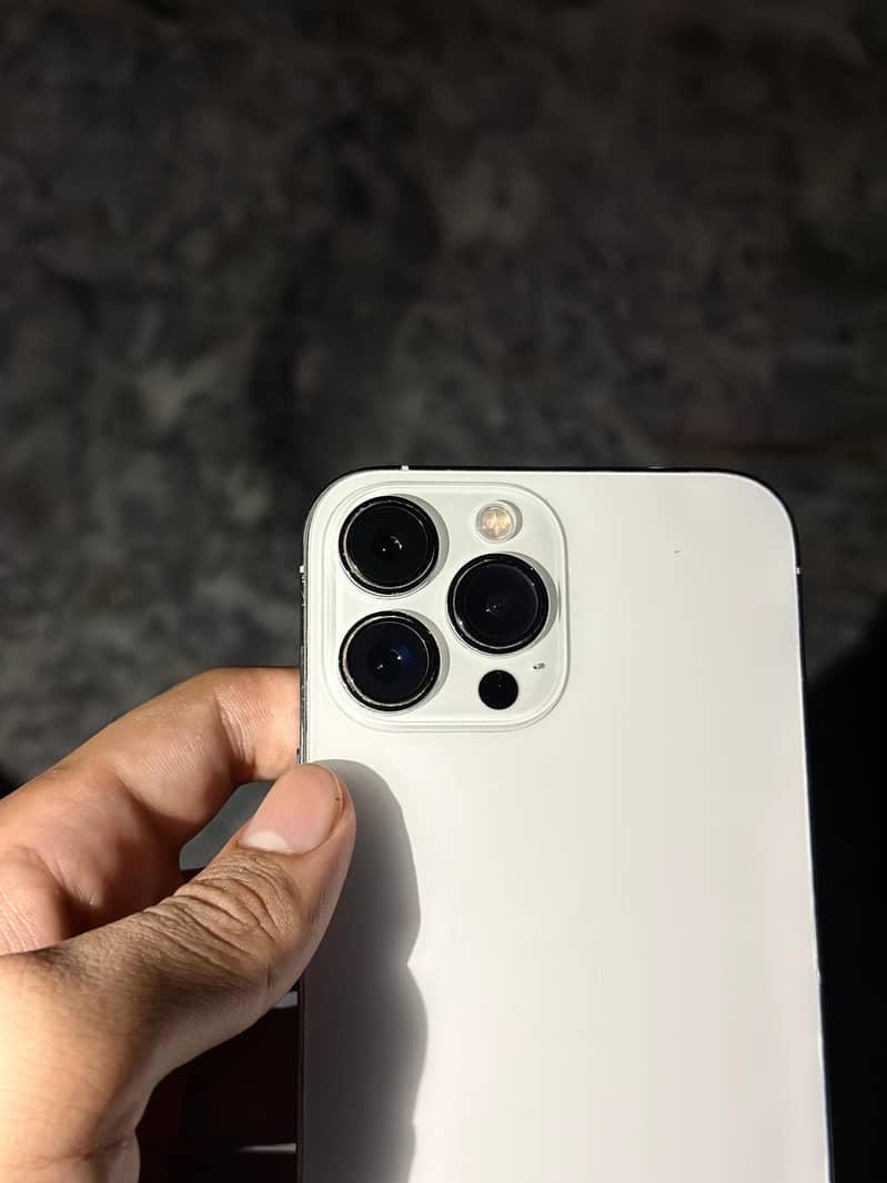 Apple iPhone 13 Pro Max 0
