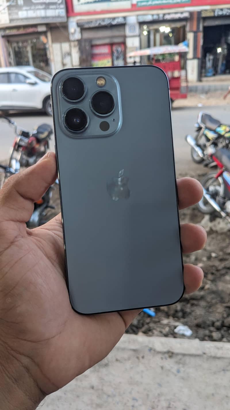 Apple iPhone 13 Pro 1