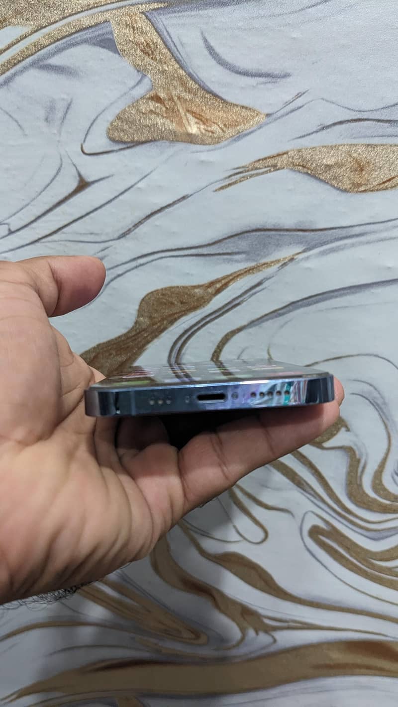 Apple iPhone 13 Pro 3