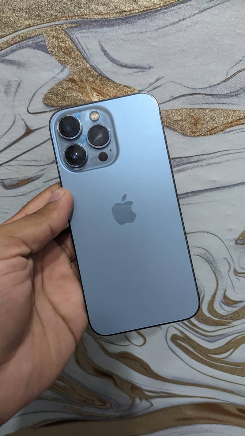 Apple iPhone 13 Pro 4
