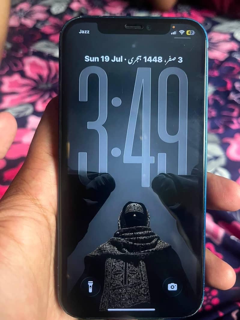 Apple iPhone 12 4