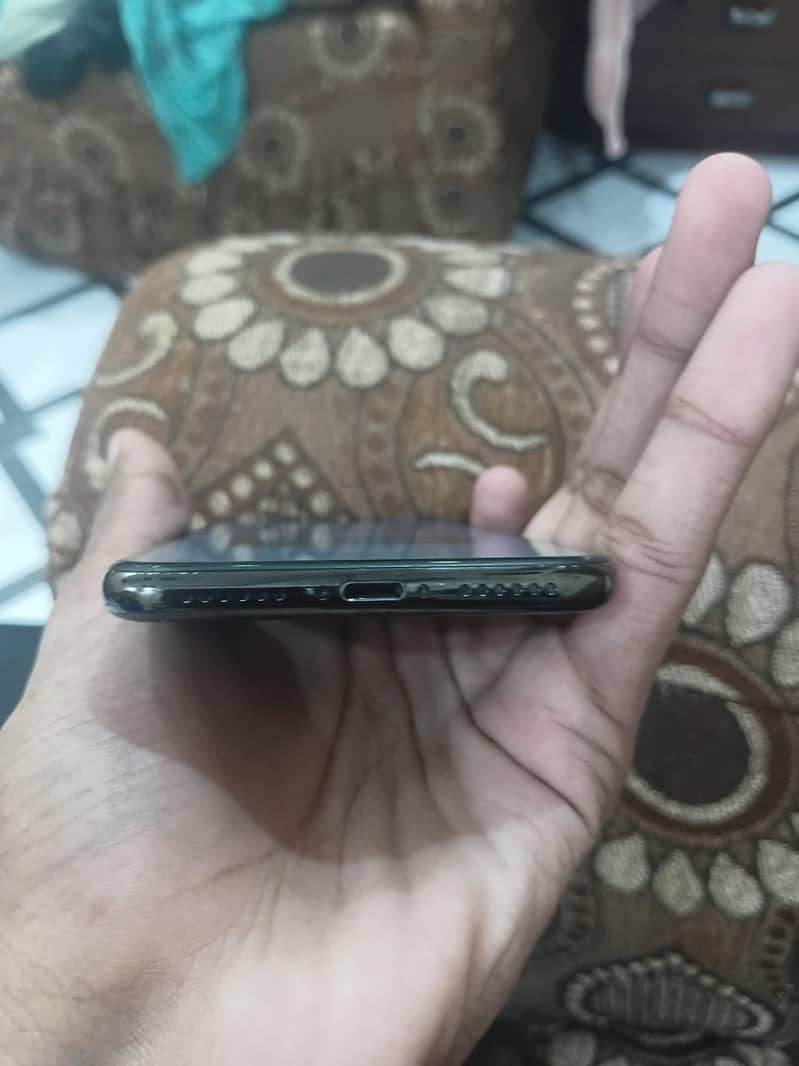 iPhone X 3