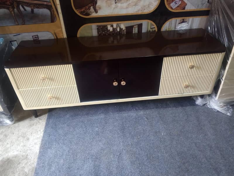 Stylish LCD Unit 0