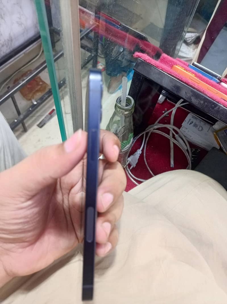 Apple iPhone 12 1